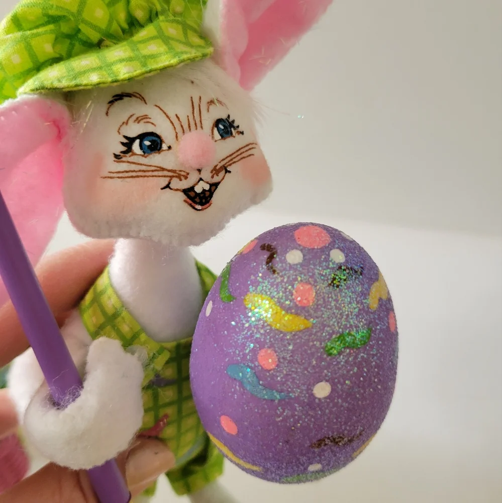Annalee Easter Bunny With Paint Brush And Egg 2008 Green Lavender